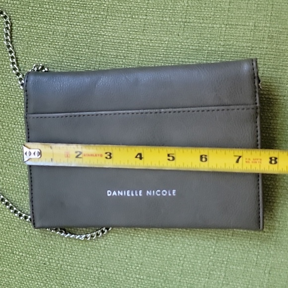 DANIELLE NICOLE CROSSBODY BAG - Picture 14 of 14